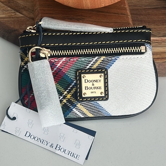 Dooney & Bourke Handbags - Cute. Dooney & Bourke Small Coin CASE.